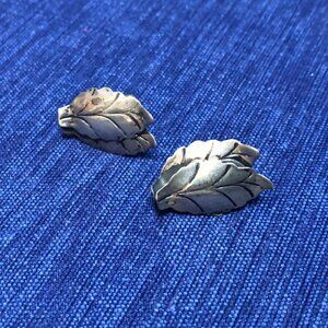 Vintage Sterling Silver Screw back Leaf Earrings